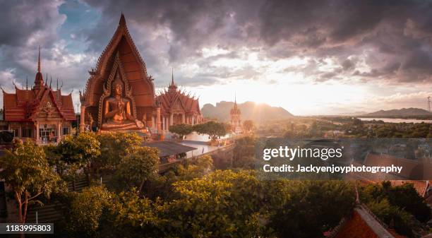 panoramic view of wat tham sua kanchanaburi in thailand - wat imagens e fotografias de stock
