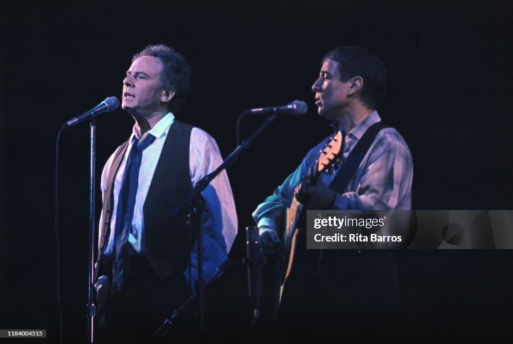 Simon & Garfunkel At The Paramount Theater