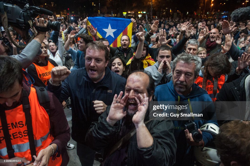 Independence Protesters Blockade Barcelona's Main Station