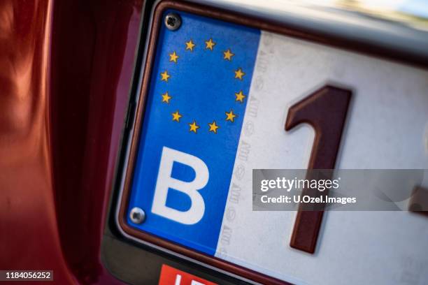 belgië auto plaat - license plate stockfoto's en -beelden