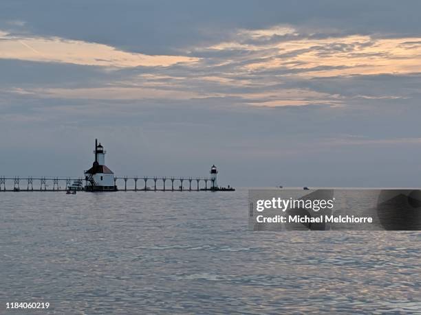 st. joseph's pier lighthouse - saint joseph fotografías e imágenes de stock