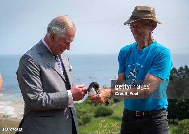 319 Charles Hutton Photos & High Res Pictures Getty Images