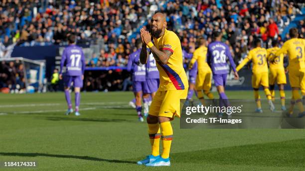 Arturo Vidal of Barcelona celebrates his goal with team mates during the Liga match between CD Leganes and FC Barcelona at Estadio Municipal de...