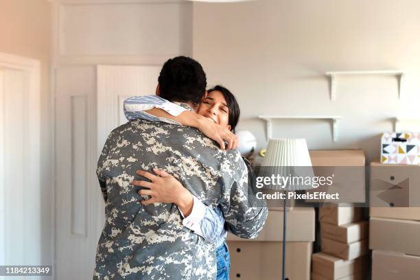 moving day - military wife stock pictures, royalty-free photos & images