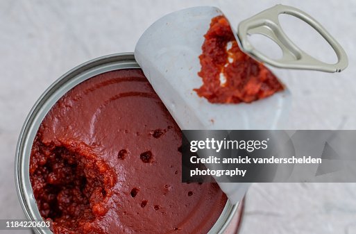 Pull open top tomato paste can Pull open top tomato paste can