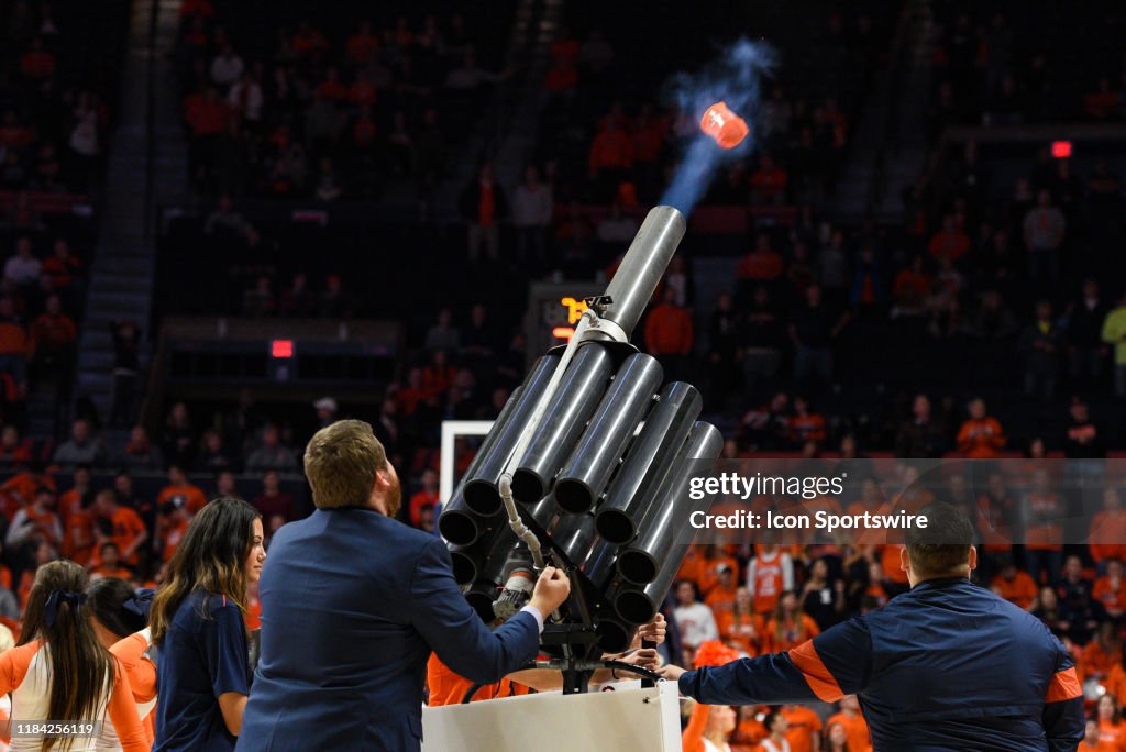COLLEGE BASKETBALL: NOV 18 Hawaii at Illinois