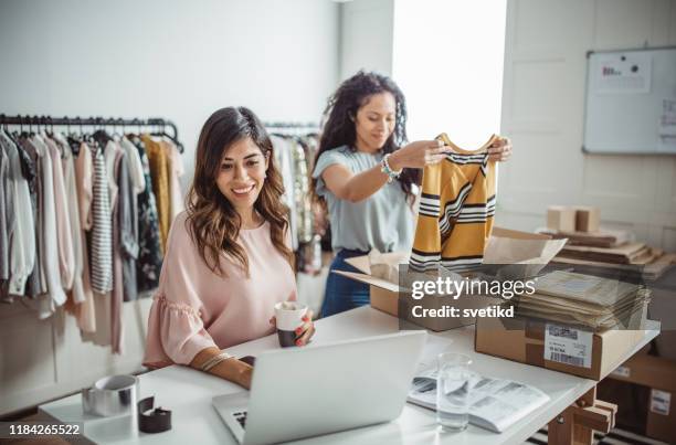 small business owners - women entrepreneur imagens e fotografias de stock