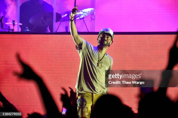 Big Sean performs onstage in Harlem at The Apollo Theater presented by iHeartRadio LIVE and Verizon on October 29, 2019 in New York City.