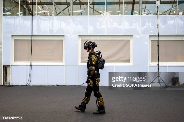 Soldier walking on a virtual reality equipment during the 'Bright Day' tech festival. At the Expo Haarlemmermeer the ninth edition of the biggest...