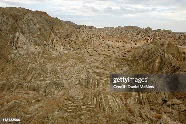Tectonic Ravine Tectonic Lakes Photos and Premium High Res Pictures - Getty Images