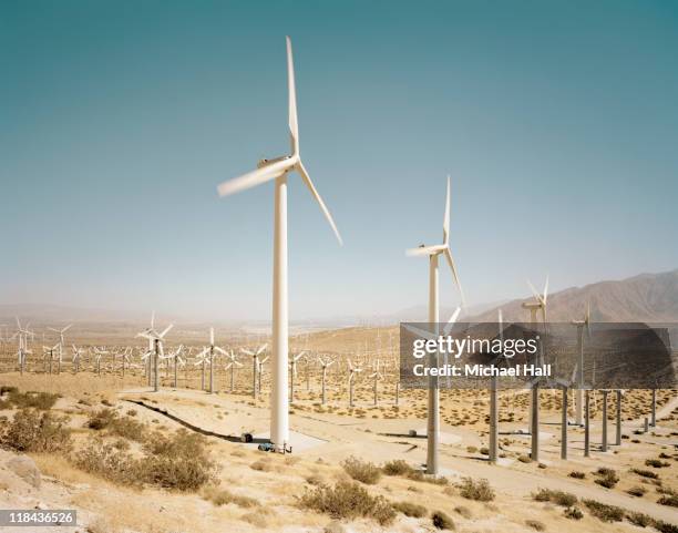 wind farm - klimaatverandering stockfoto's en -beelden