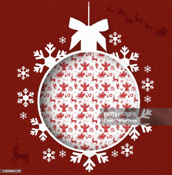 hängende weihnachtskugeln auf rotem hintergrund - bettdecke stock-grafiken, -clipart, -cartoons und -symbole