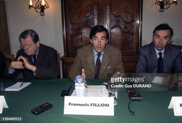 Olivier Guichard, député, François Fillon, Président du Conseil Général de la Sarthe et Pierre Blayau, PDG de Moulinex en mars 1997 à Mamers, France.