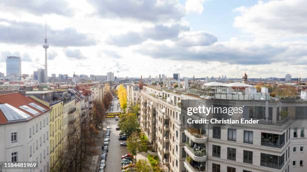 real estate in berlin prenzlauer berg - prenzlauer berg imagens e fotografias de stock