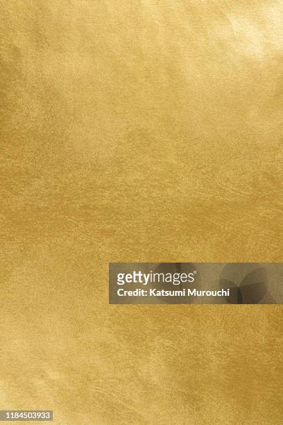 gold foil wallpaper texture background - 真鍮 ストックフォトと画像