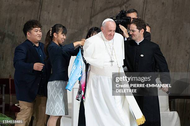 Pope Japan Robe 1,114 Japanese Catholic Stock Photos, High-Res Pictures, and Images ...