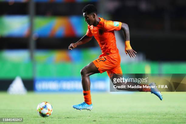 Jayden Braaf of Netherlands dribbles downfield during the FIFA U-17 World Cup Brazil 2019 group D match between Netherlands and Senegal at Estádio...