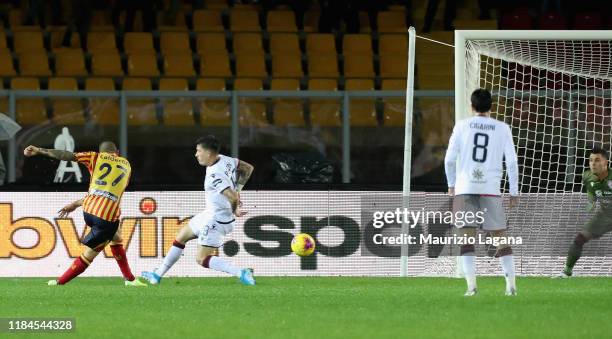 Marco Calderoni of Lecce scores his team's equalizing goal during the Serie A match between US Lecce and Cagliari Calcio at Stadio Via del Mare on...