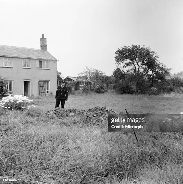 Hole dug by gang at farmhouse, to dispose of evidence , in their haste the shovels were left behind, Leatherslade Farm, Buckinghamshire, Wednesday...