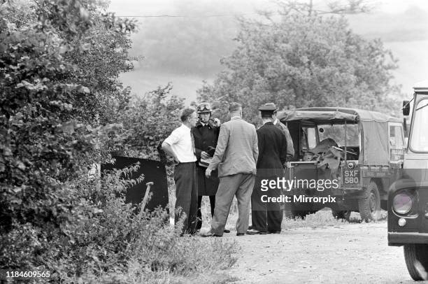Civil Defence Corps, Buckinghamshire Division, members at Leatherslade Farm, farmhouse in Buckinghamshire countryside, used as hideaway by gang in...