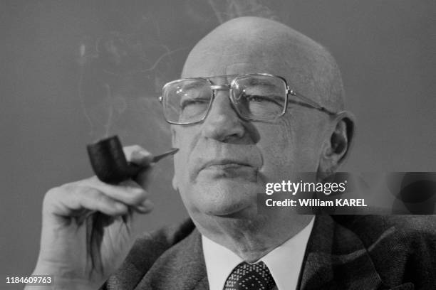 Edgar Faure lors des assises nationales de l'UDR à Nantes le 18 novembre 1973, France.