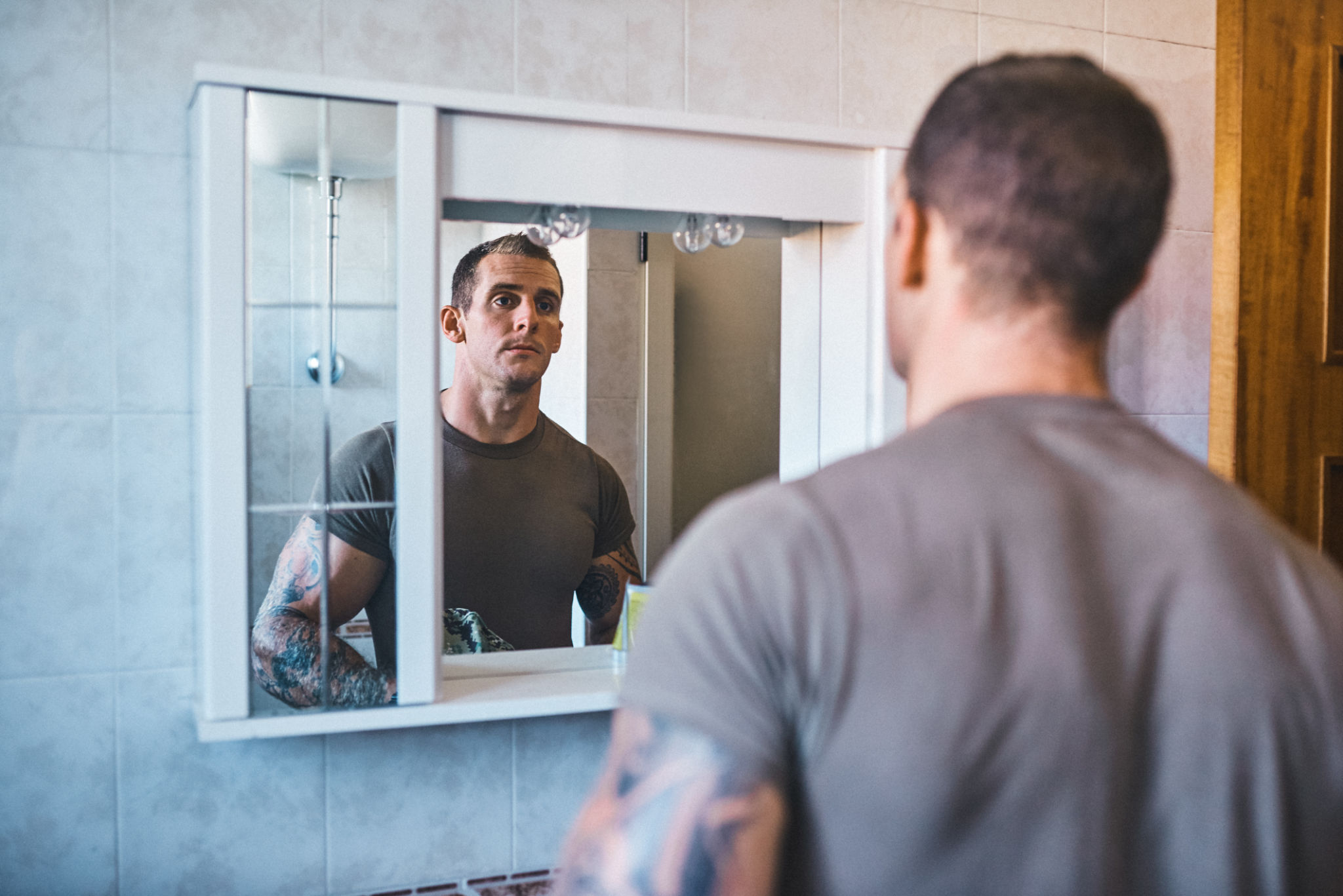 Quem é aquele homem no espelho? Quem é aquele homem no espelho?