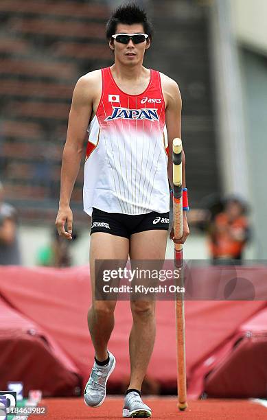 Daichi Sawano of Japan competes in the Men's Pole Vault final during the day two of the 19th Asian Athletics Championships at Kobe Universiade...