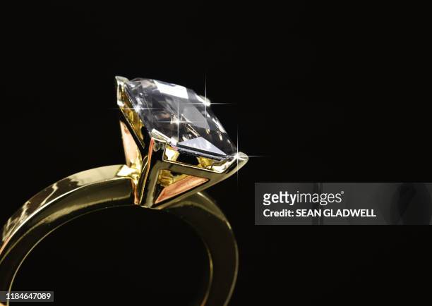 close-up diamond ring - wedding ring stock pictures, royalty-free photos & images