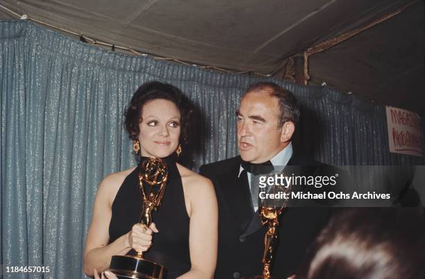 American actors Valerie Harper and Ed Asner with their Emmy awards for Best Supporting Actress and Best Supporting Actor in a Comedy, for their roles...