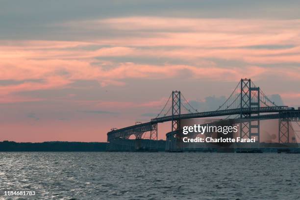 curve - chesapeake bay bridge fotografías e imágenes de stock