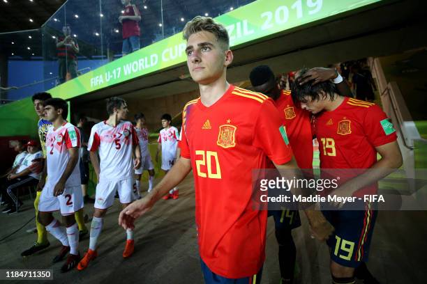 Roberto Navarro of Spain walks to the pitch during the FIFA U-17 World Cup Brazil 2019 group E match between Spain and Tajikistan at Estádio Kléber...
