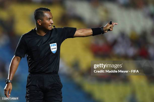 Referee Ivan Barton makes a call during the FIFA U-17 World Cup Brazil 2019 group E match between Spain and Tajikistan at Estádio Kléber Andrade on...