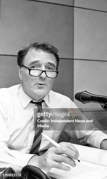 Michael Murphy Rte 38 Rté Radio Centre Stock Photos, High-Res Pictures, and Images - Getty ...
