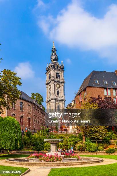 belgio, mons - il campanile - mons hainaut foto e immagini stock