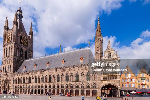 belgium, ypres/ieper - grote markt - ypres stock pictures, royalty-free photos & images