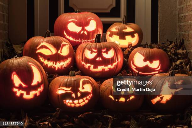 halloween pumpkins - lanterna de halloween - fotografias e filmes do acervo