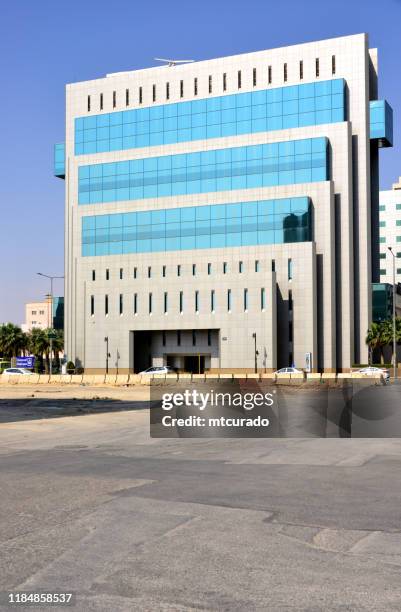 al rajhi capital hq, asset management company - riyadh, saudi arabia - al rajhi bank stock pictures, royalty-free photos & images