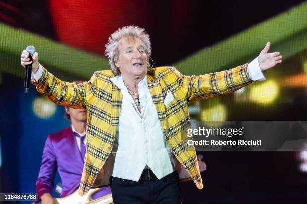 Rod Stewart performs at The SSE Hydro on November 26, 2019 in Glasgow, Scotland.