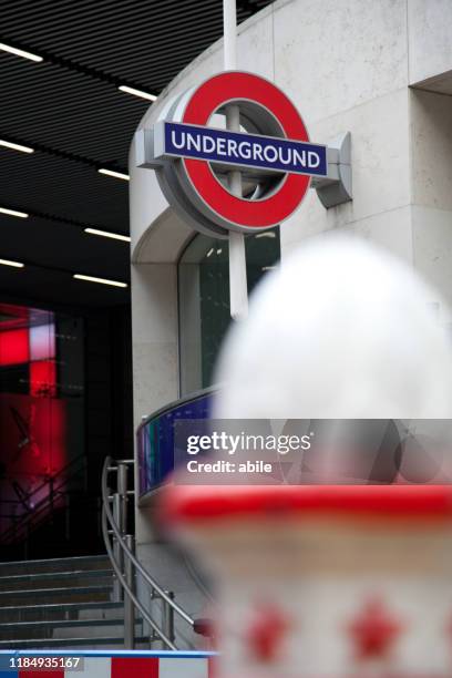 unterirdisches schild - metropolitana di londra stock-fotos und bilder