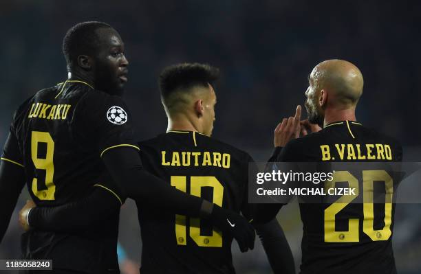 Inter Milan's Belgian forward Romelu Lukaku , Inter Milan's Argentinian forward Lautaro Martinez and Inter Milan's Spanish midfielder Borja Valero...