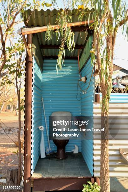 outdoor toilet - toilet door stock-fotos und bilder