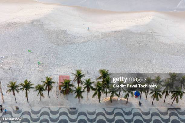 sunrise over copacabana beach, rio de janeiro, brazil - monte pan di zucchero foto e immagini stock