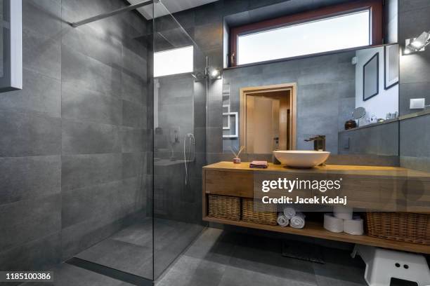 modern bathroom - badezimmer stock-fotos und bilder