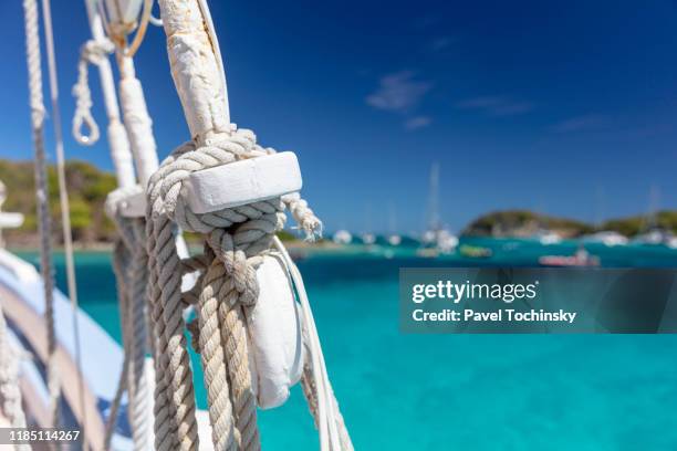 sail boat ropes on the tobago cays, grenadines, 2019 - yachting - fotografias e filmes do acervo