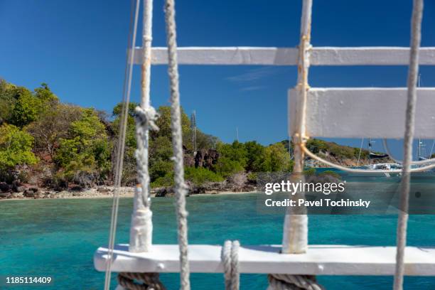 sail boat ropes on the tobago cays, grenadines, 2019 - tobago cays stock pictures, royalty-free photos & images