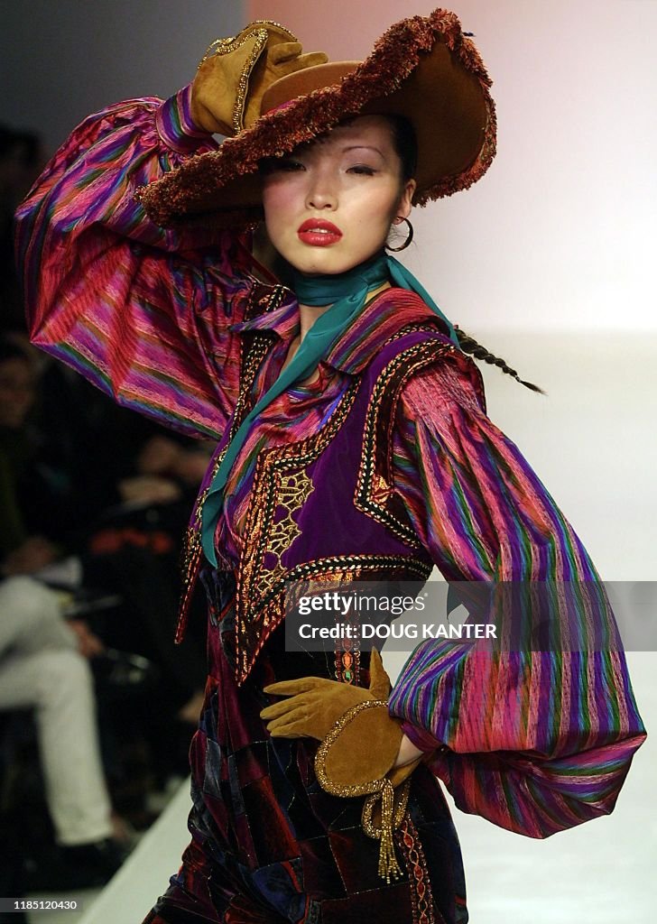 FASHION-BOB MACKIE-02
