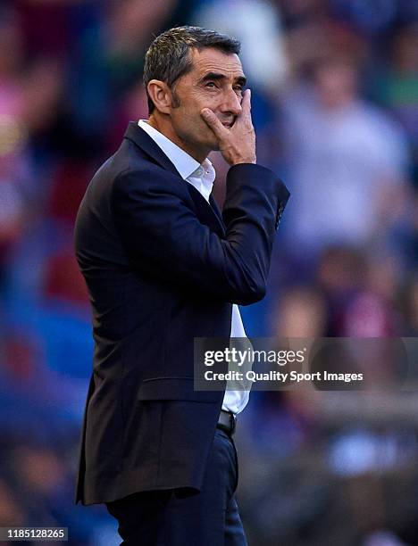 Ernesto Valverde, head coach of FC Barcelona looks on during the Liga match between Levante UD and FC Barcelona at Ciutat de Valencia on November 02,...