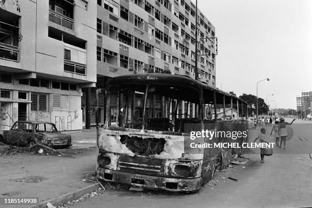 Rapatriated of Angola wait for the bording to Lisbon, on September 4, 1975 at the airport of Luanda, during the civil war in Angola.