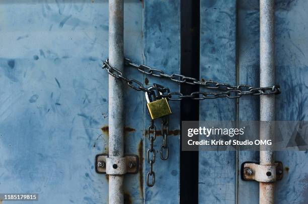 locked keys and chains - cargo container texture stock pictures, royalty-free photos & images