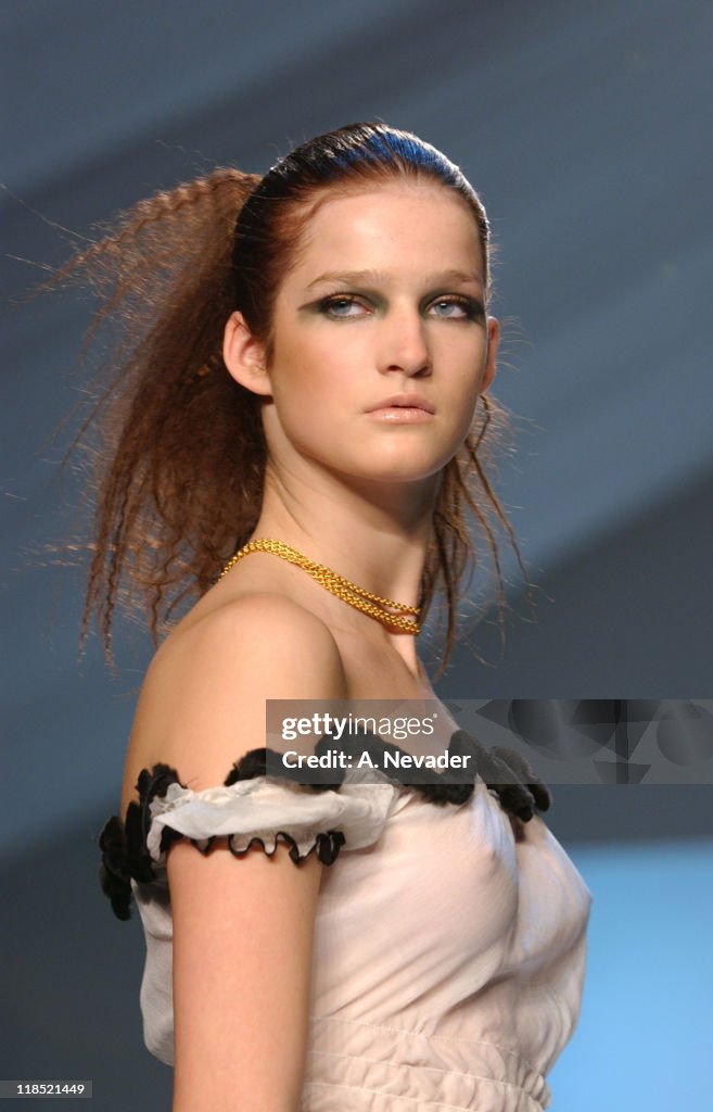 Model wearing an Anand Jon design News Photo - Getty Images